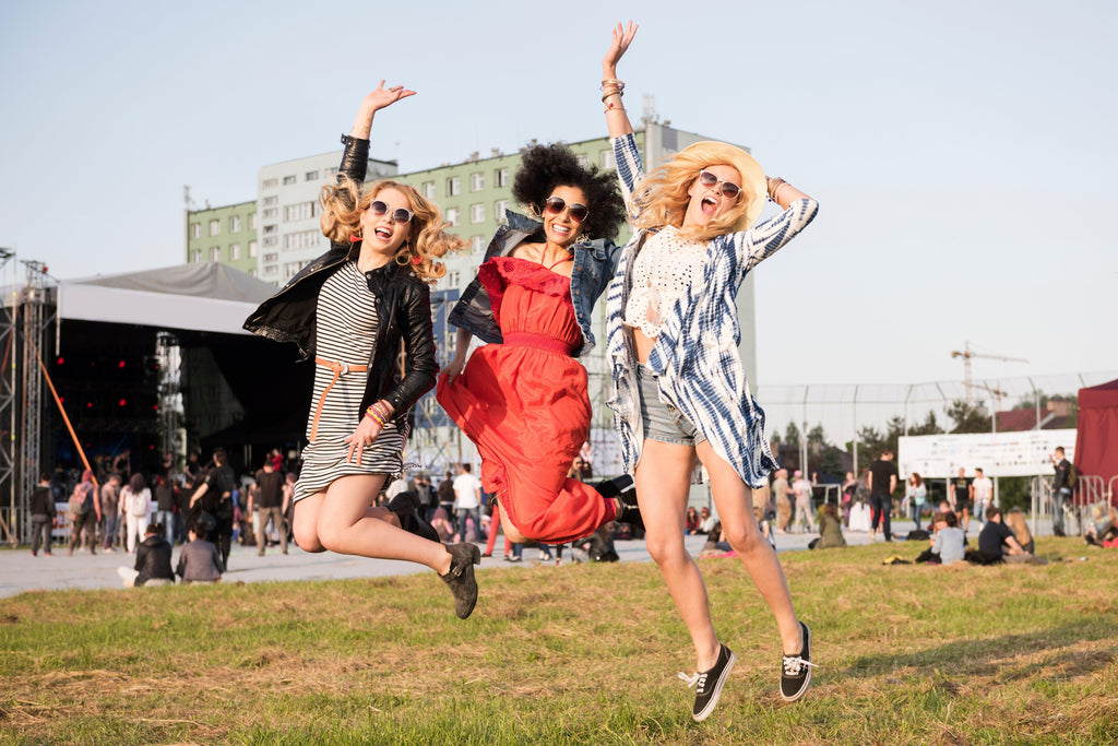 Bolso para festival: guía definitiva para elegir el ideal y qué llevar dentro