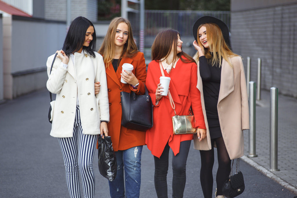 ¿Qué bolso te favorece más? Guía completa según tu cuerpo y estilo - KAF Bolsos