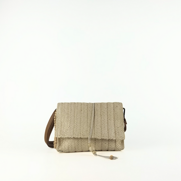 Cartera de Rafia con Correa de Cuentas
