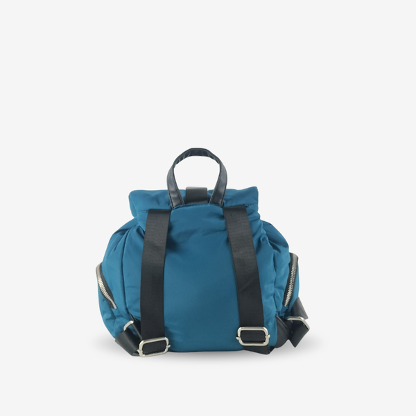 Mochila Nylon Acolchada con Solapa